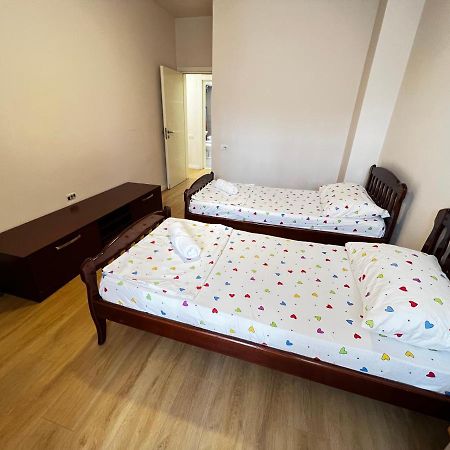 City Centre Apartments Tirana Esterno foto