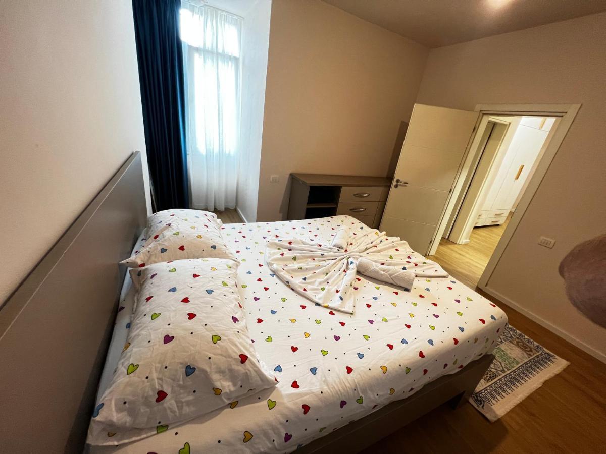 City Centre Apartments Tirana Esterno foto